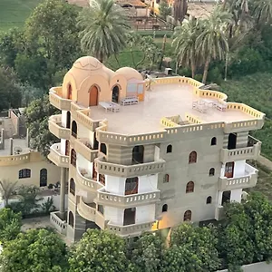 Egypt Garden , Louxor Égypte